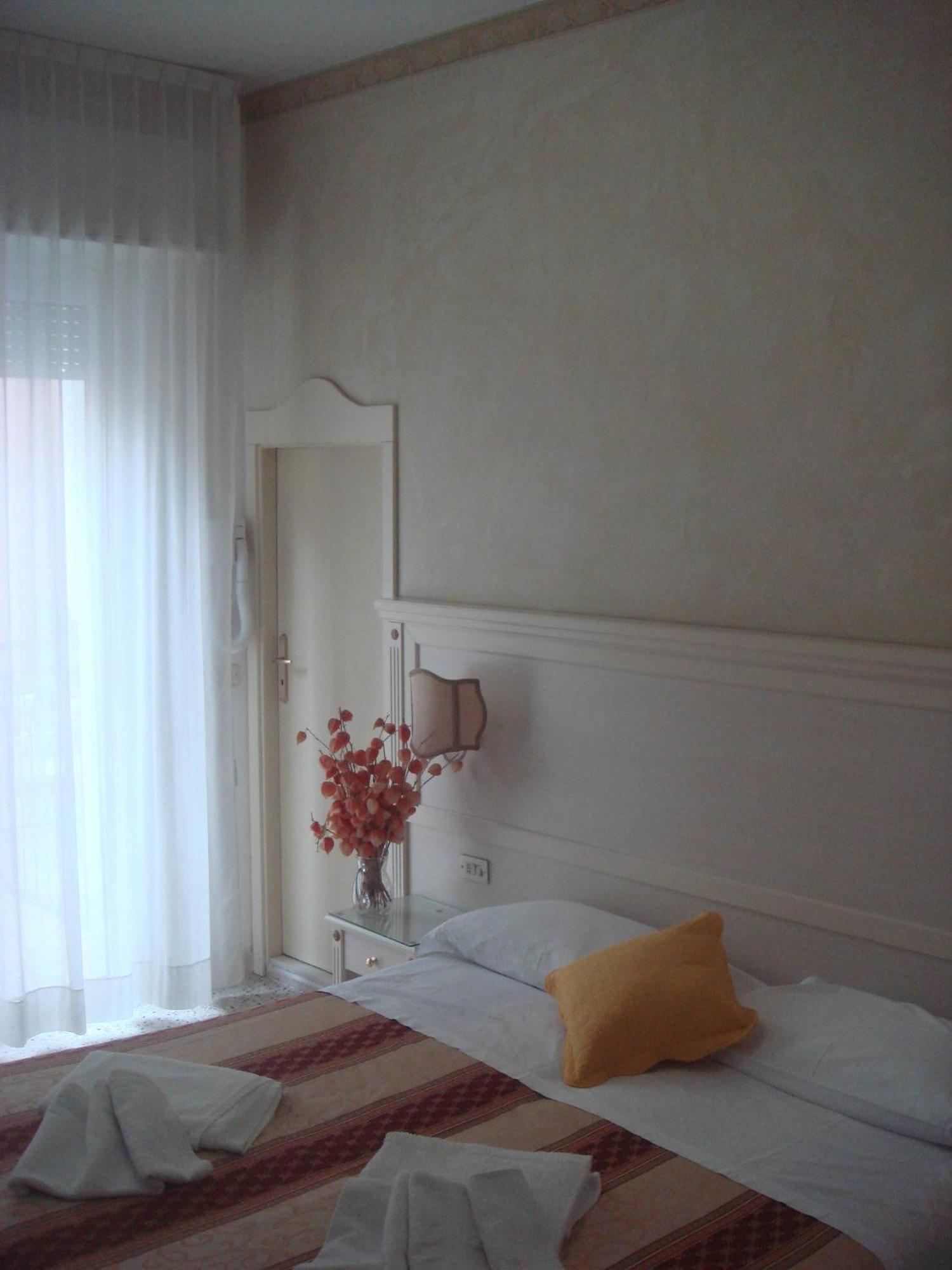 Hotel Arcade ริมินี ภายนอก รูปภาพ
