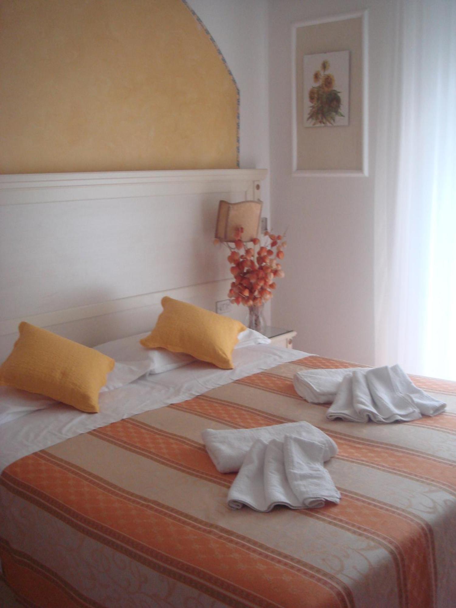 Hotel Arcade ริมินี ภายนอก รูปภาพ